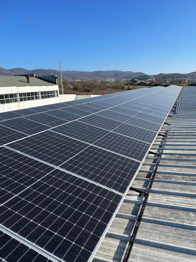 panneaux-solaires-entreprise-01