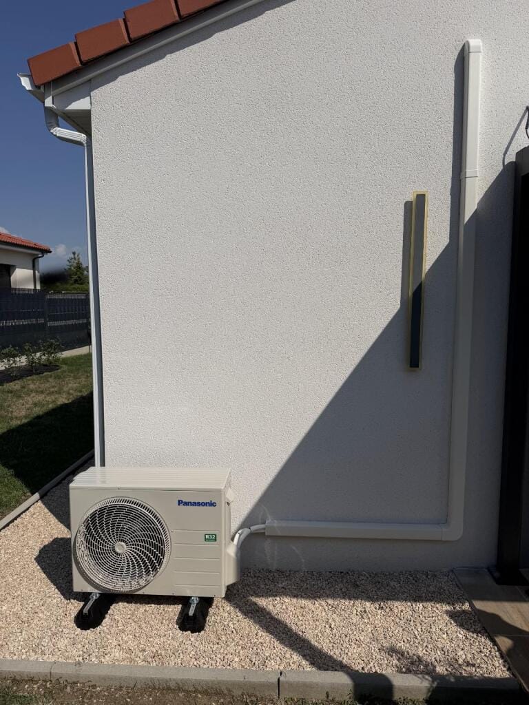 Pompe à chaleur air-air Altech 5 kW à Issoire : climatisation réversible en maison individuelle